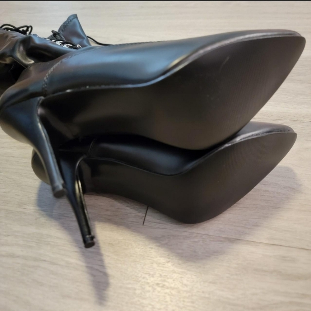 Pleaser Seduce lace up boots